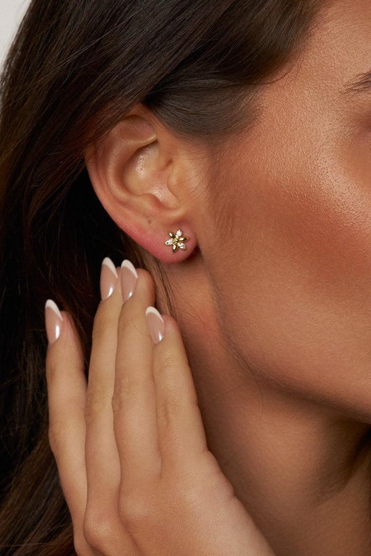 Aretes de moissanita con brillo de flores